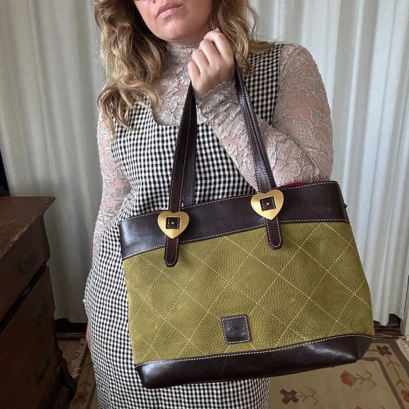 Dooney & Bourke Leather Quilted Purse W/ Cute Heart Buckle - Picture 1 of 10